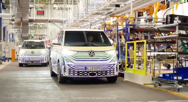 Jön a Volkswagen elektromos hippibusza